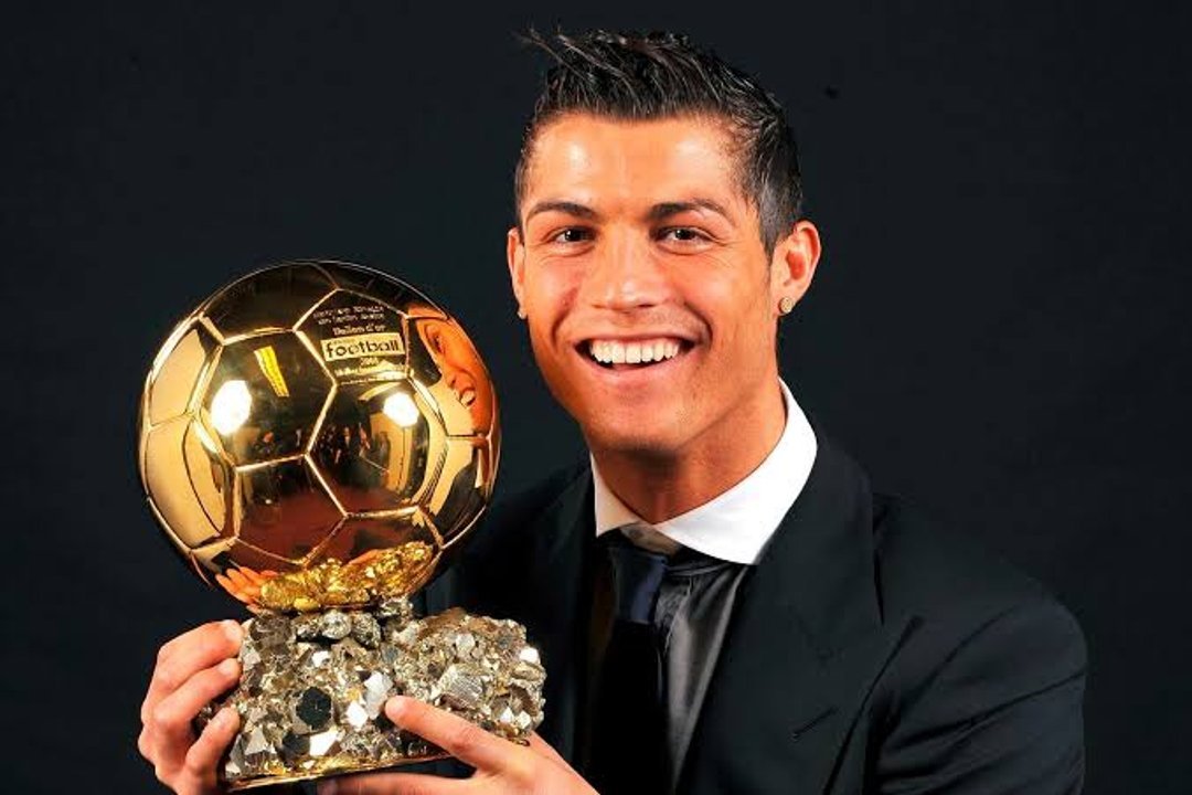 Cristiano Ronaldo se impuso en la votación histórica de France Football al mejor Balón de Oro