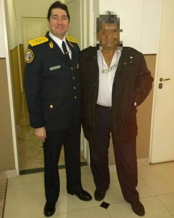 Ofrecen dinero para dar con un prófugo por el homicidio de un comisario retirado en La Matanza