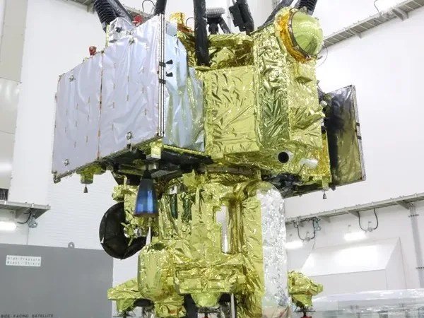 Japón inicia su primera misión espacial para extraer muestras del satélite marciano Fobos